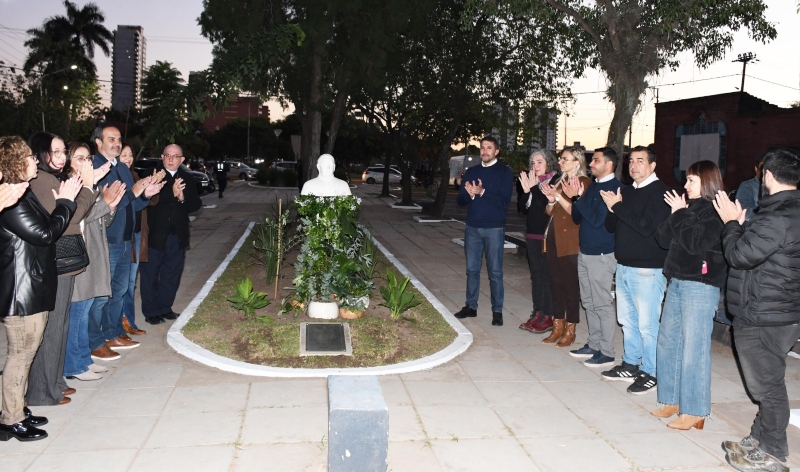 Resistencia emplazó un busto del Papa Francisco en una emotiva ceremonia Resistencia emplazó un busto del Papa Francisco en una emotiva ceremonia