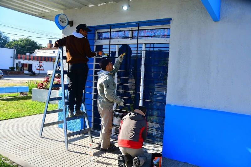 J. J. Castelli: el municipio realiza tareas de mantenimiento y puesta en valor en espacios comunitarios J. J. Castelli: el municipio realiza tareas de mantenimiento y puesta en valor en espacios comunitarios