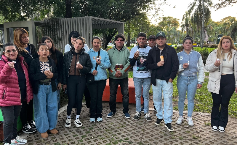Familiares de Jonathan Romero realizaron una vigilia a un mes del crimen y renovaron el pedido de justicia Familiares de Jonathan Romero realizaron una vigilia a un mes del crimen y renovaron el pedido de justicia
