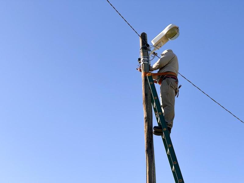 El gobierno provincial avanza con obras de electrificación en Las Breñas El gobierno provincial avanza con obras de electrificación en Las Breñas