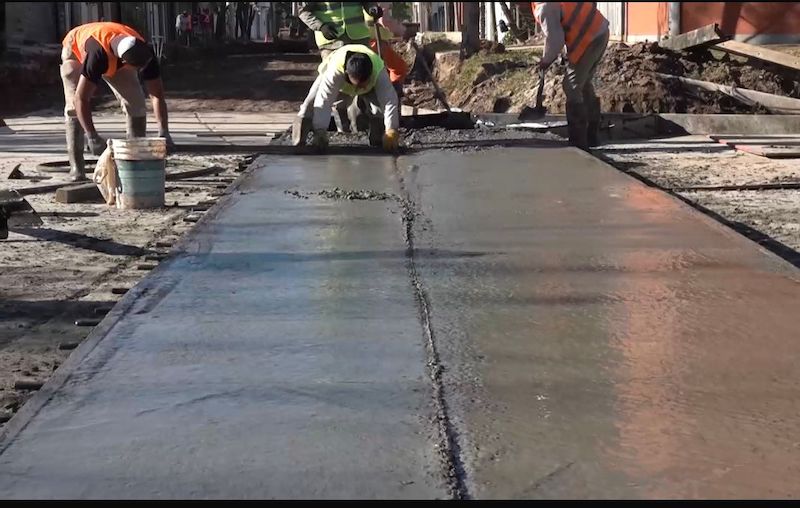 Villa Altabe: se ejecutan 20 cuadras de pavimento con obras de desagües e iluminación Villa Altabe: se ejecutan 20 cuadras de pavimento con obras de desagües e iluminación