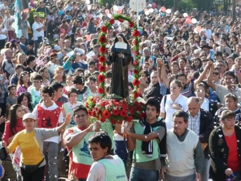 Puerto Tirol: casi 200 policías custodian la peregrinación a Santa Rita Puerto Tirol: casi 200 policías custodian la peregrinación a Santa Rita