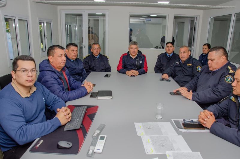 Matkovich encabezó una reunión de urgencia con la cúpula policial por la búsqueda de Axel González Matkovich encabezó una reunión de urgencia con la cúpula policial por la búsqueda de Axel González