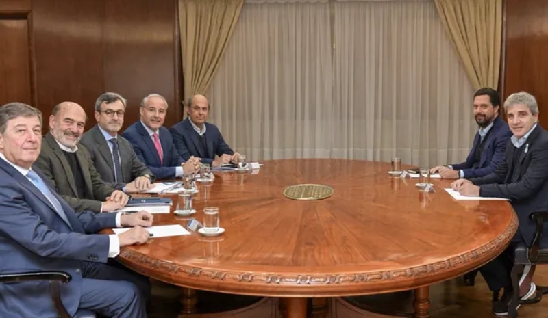 La UIA celebró la baja de retenciones industriales y exigió a provincias y municipios “acompañar el proceso” La UIA celebró la baja de retenciones industriales y exigió a provincias y municipios “acompañar el proceso”