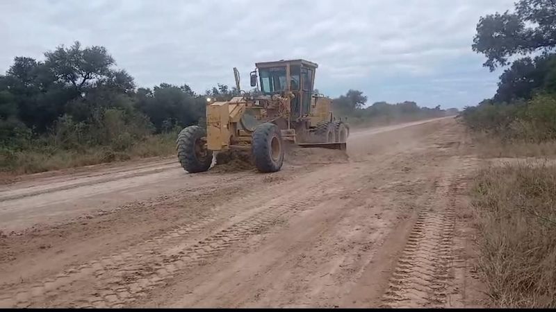 Vialidad Provincial ejecuta trabajos de mejoramiento sobre la Ruta 9 en El Impenetrable Vialidad Provincial ejecuta trabajos de mejoramiento sobre la Ruta 9 en El Impenetrable