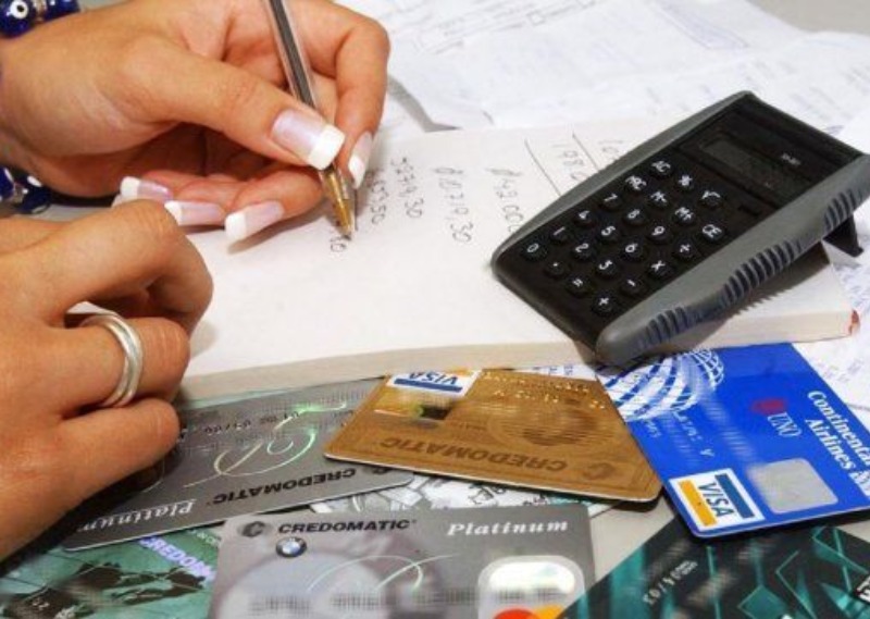 Impulsan ley para evitar que bancos descuenten sueldos antes del vencimiento de la tarjetas Impulsan ley para evitar que bancos descuenten sueldos antes del vencimiento de la tarjetas