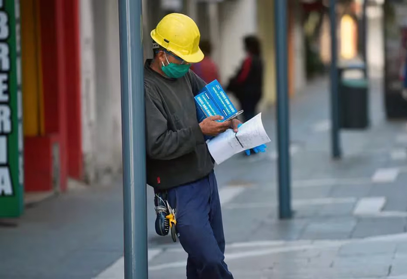 El desempleo sin grandes variaciones cerró el primer trimestre en 7,9% El desempleo sin grandes variaciones cerró el primer trimestre en 7,9%