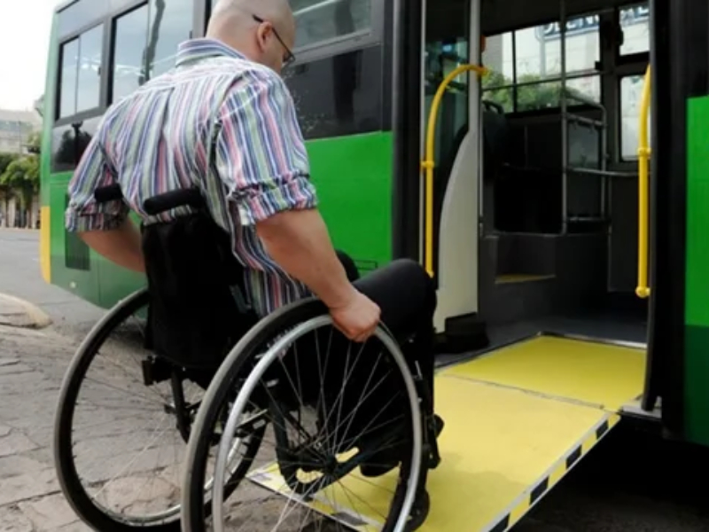 Adorni anunció que las personas con discapacidad podrán viajar en trenes y colectivos sin certificado Adorni anunció que las personas con discapacidad podrán viajar en trenes y colectivos sin certificado