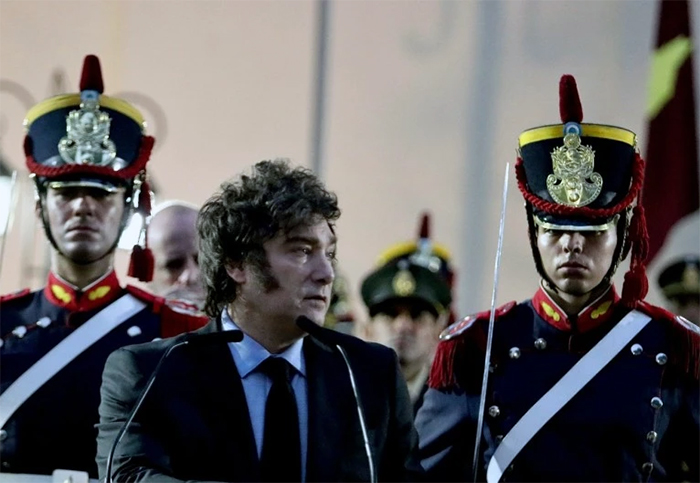Milei volverá a Rosario por el Día de la Bandera acompañado por Adorni Milei volverá a Rosario por el Día de la Bandera acompañado por Adorni