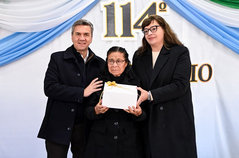 El gobernador Zdero reafirmó el trabajo conjunto en el 114° aniversario de General Capdevila El gobernador Zdero reafirmó el trabajo conjunto en el 114° aniversario de General Capdevila