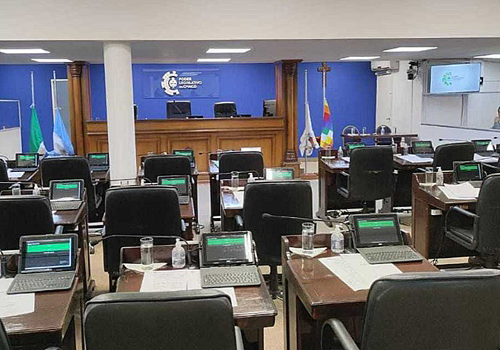 Fracasó la sesión extraordinaria para restringir el uso de celulares en escuelas, suspender las PASO y regular las licencias gremiales Fracasó la sesión extraordinaria para restringir el uso de celulares en escuelas, suspender las PASO y regular las licencias gremiales