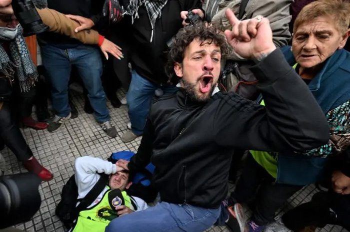 Impulsan agravar las penas por delitos contra periodistas en ejercicio de su función Impulsan agravar las penas por delitos contra periodistas en ejercicio de su función