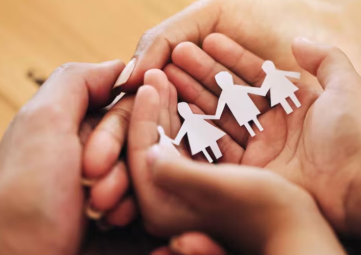 Convocan a adoptar juntos a una adolescente y dos niños Convocan a adoptar juntos a una adolescente y dos niños