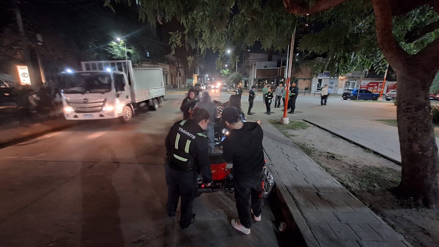Provincia y municipio realizaron un operativo nocturno: secuestraron 64 motocicletas en Resistencia Provincia y municipio realizaron un operativo nocturno: secuestraron 64 motocicletas en Resistencia