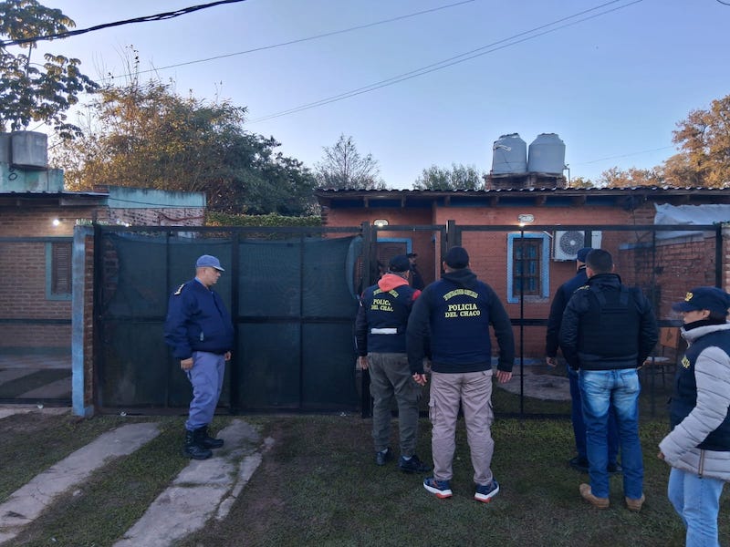 Esclarecen un robo millonario a una distribuidora y detienen a un joven tras allanamientos en Sáenz Peña Esclarecen un robo millonario a una distribuidora y detienen a un joven tras allanamientos en Sáenz Peña