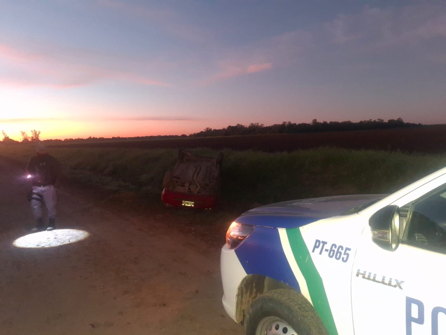 Sáenz Peña: volcaron y dejaron su auto abandonado a la vera de la ruta