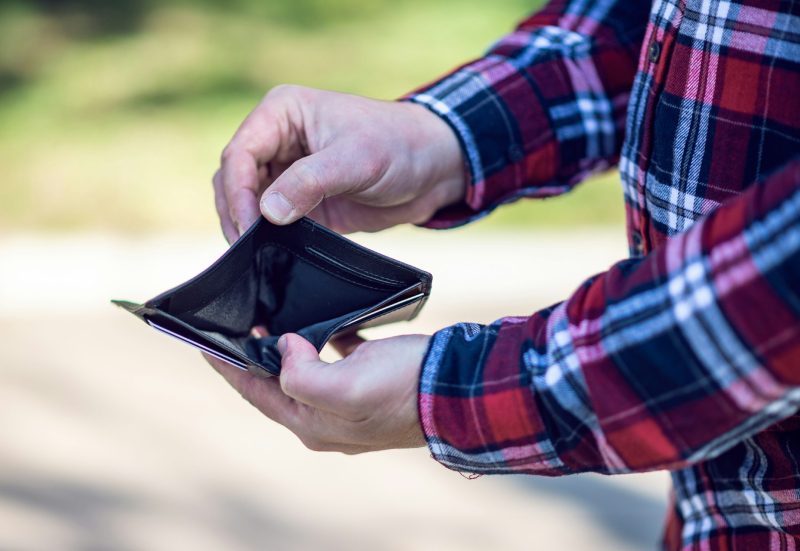 La deuda en el crédito se disparó al 27% y ya afecta a 5 millones de familias La deuda en el crédito se disparó al 27% y ya afecta a 5 millones de familias