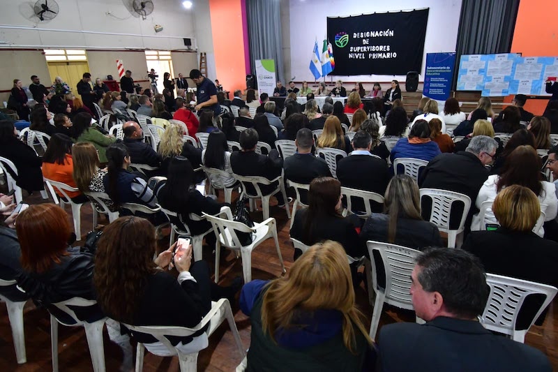 Educación ofreció 39 cargos de supervisores de Nivel Primario y avanza en el ordenamiento del sistema educativo Educación ofreció 39 cargos de supervisores de Nivel Primario y avanza en el ordenamiento del sistema educativo