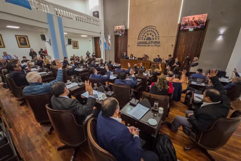 La Rioja aprobó una ley en reclamo de territorio a San Juan y escala la disputa entre las dos provincias La Rioja aprobó una ley en reclamo de territorio a San Juan y escala la disputa entre las dos provincias