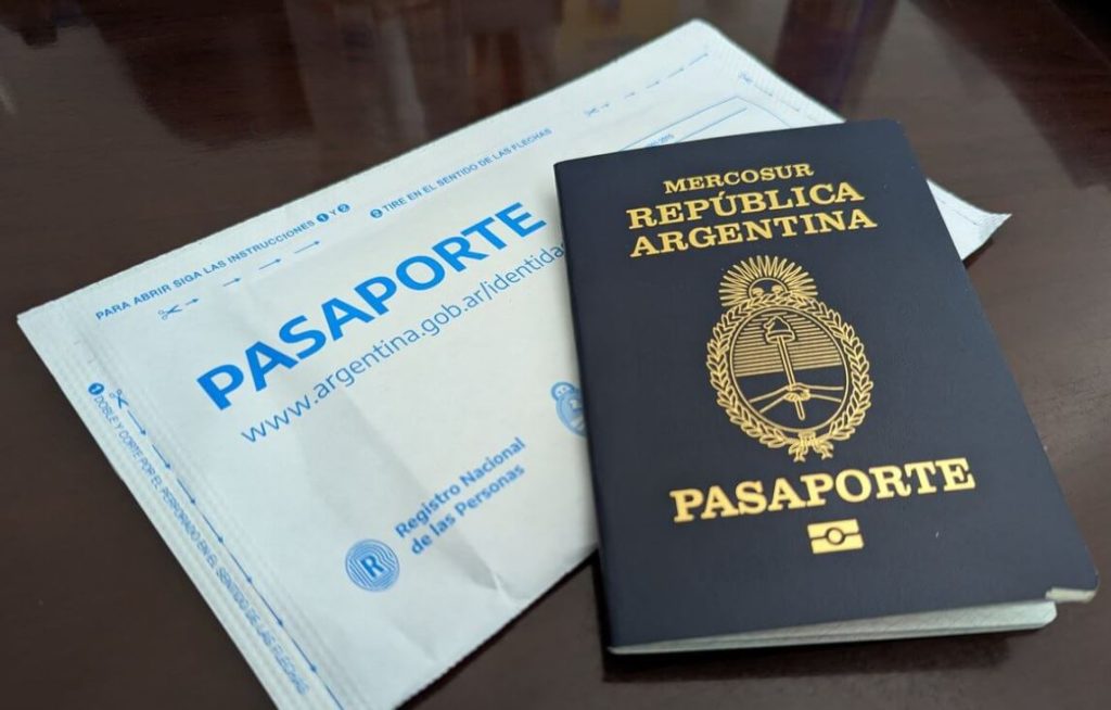 Según Financial Times, el Gobierno otorgaría “pasaporte dorado” a extranjeros a cambio de inversiones