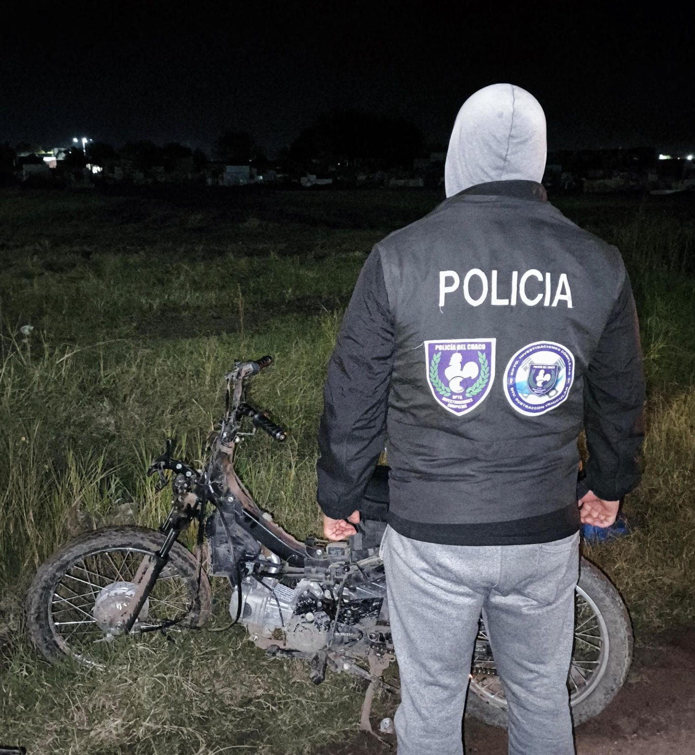Fontana: recuperaron una motocicleta robada tras una persecución; el sospechoso escapó Fontana: recuperaron una motocicleta robada tras una persecución; el sospechoso escapó