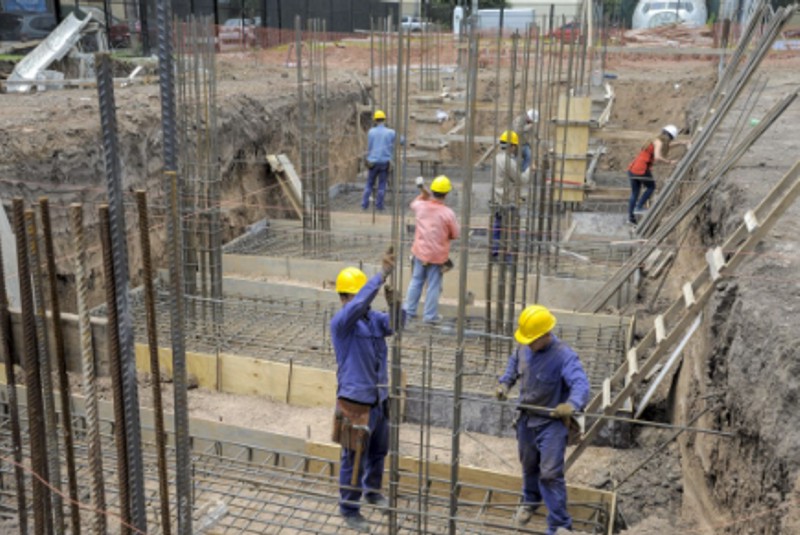 El sector de la construcción insiste por los hasta 130.000 empleos perdidos y la falta de diálogo El sector de la construcción insiste por los hasta 130.000 empleos perdidos y la falta de diálogo