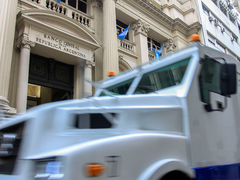 Más dólares para el BCRA: ya son 6 las provincias que emitieron deuda en los mercados internacionales y asoman otras 2 Más dólares para el BCRA: ya son 6 las provincias que emitieron deuda en los mercados internacionales y asoman otras 2
