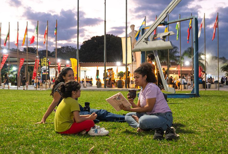 Agenda de este lunes 20: Día del Amigo y rockero en la Bienal del Chaco Agenda de este lunes 20: Día del Amigo y rockero en la Bienal del Chaco