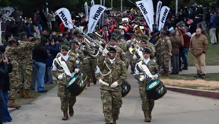 Primer Encuentro de Bandas Militares con buen marco de público en Corrientes Primer Encuentro de Bandas Militares con buen marco de público en Corrientes