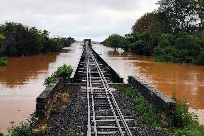 Alertas porque crece el río Uruguay en las costas de Corrientes Alertas porque crece el río Uruguay en las costas de Corrientes