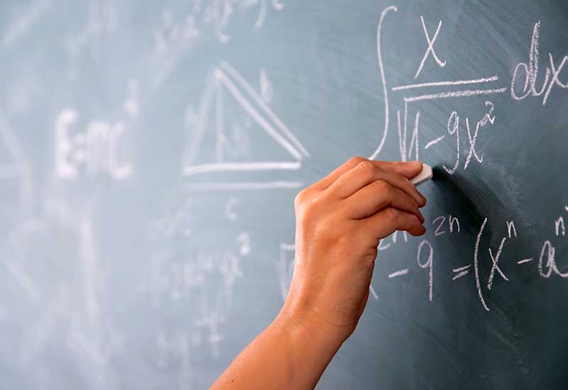 La motosierra donde más duele: a nivel nacional el presupuesto educativo se redujo casi 50% en los últimos dos años La motosierra donde más duele: a nivel nacional el presupuesto educativo se redujo casi 50% en los últimos dos años