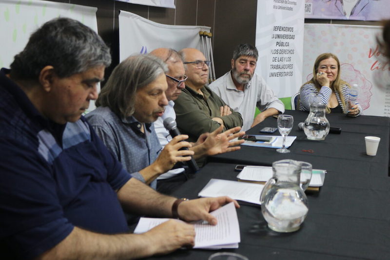 Docentes y nodocentes de Universidades reclamaron 30% más de aumento salarial y llamaron a proteger el sistema científico Docentes y nodocentes de Universidades reclamaron 30% más de aumento salarial y llamaron a proteger el sistema científico