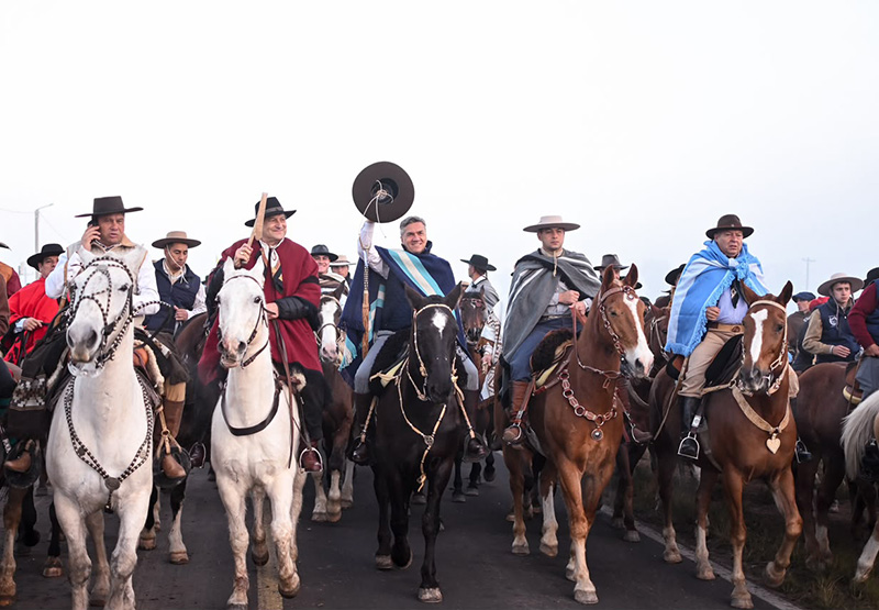 Comenzó la 29ª edición de la Cabalgata de la Fe en peregrinación de fe, tradición e identidad chaqueña Comenzó la 29ª edición de la Cabalgata de la Fe en peregrinación de fe, tradición e identidad chaqueña