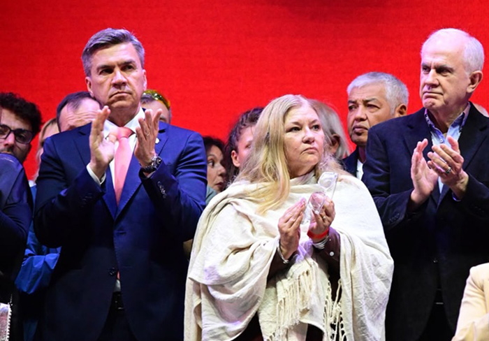 Delgado: “La Bienal es un orgullo y una muestra de lo que podemos construir cuando la cultura nos une” Delgado: “La Bienal es un orgullo y una muestra de lo que podemos construir cuando la cultura nos une”