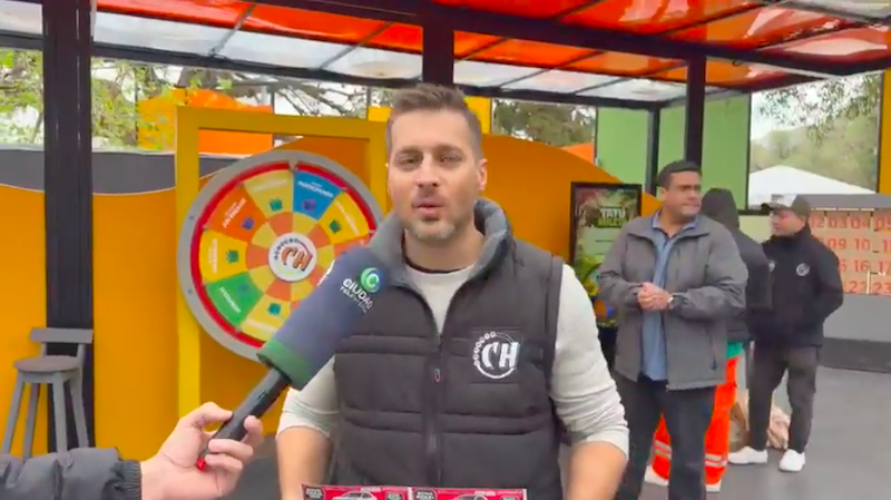 Lotería Chaqueña impulsa el Bono Bienal con un auto y motos como premios: “La gente se suma a la propuesta” Lotería Chaqueña impulsa el Bono Bienal con un auto y motos como premios: “La gente se suma a la propuesta”