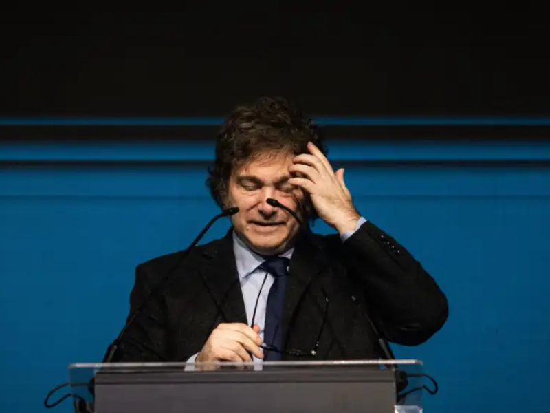 Una encuesta mostró que el rechazo a Milei supera por primera vez al voto antiperonista Una encuesta mostró que el rechazo a Milei supera por primera vez al voto antiperonista