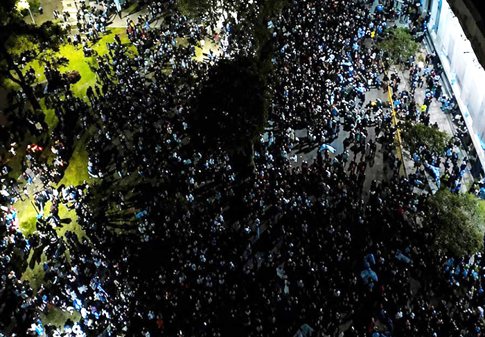 Miles de personas celebraron en Resistencia bajo un amplio operativo de seguridad Miles de personas celebraron en Resistencia bajo un amplio operativo de seguridad