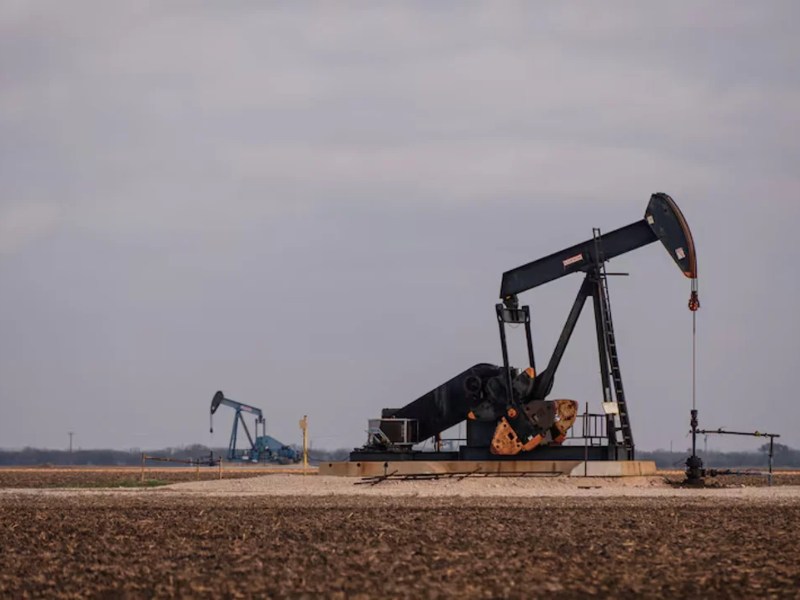 El petróleo trepa un 3% ante reactivación del conflicto en Medio Oriente y cierre de Ormuz El petróleo trepa un 3% ante reactivación del conflicto en Medio Oriente y cierre de Ormuz