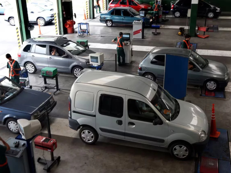 Una medida cautelar suspendió el decreto de desregulación de la Revisión Técnica Una medida cautelar suspendió el decreto de desregulación de la Revisión Técnica