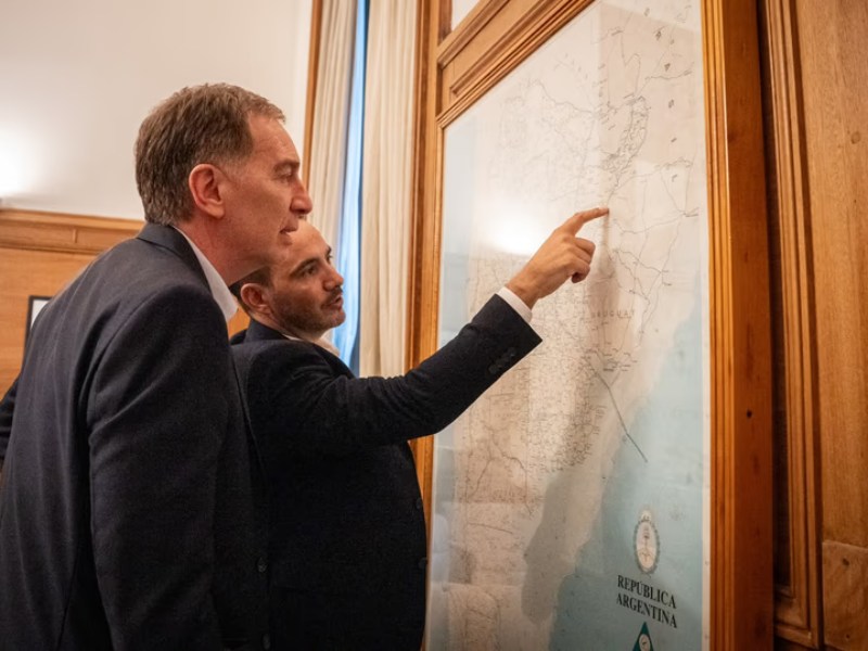 Santilli recibió al gobernador de Corrientes para analizar proyectos prioritarios para la provincia Santilli recibió al gobernador de Corrientes para analizar proyectos prioritarios para la provincia