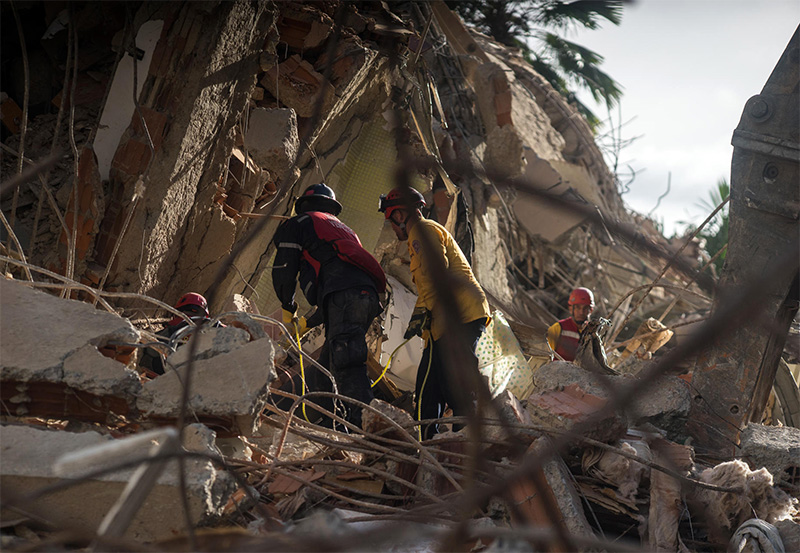 Venezuela ya cuenta 3.811 muertos por el doble terremoto y 17.000 personas están sin hogar Venezuela ya cuenta 3.811 muertos por el doble terremoto y 17.000 personas están sin hogar