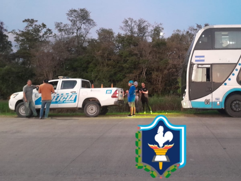 Contrataron a un colectivo para que los lleve a la Cabalgata de la Fe, pero nunca apareció Contrataron a un colectivo para que los lleve a la Cabalgata de la Fe, pero nunca apareció
