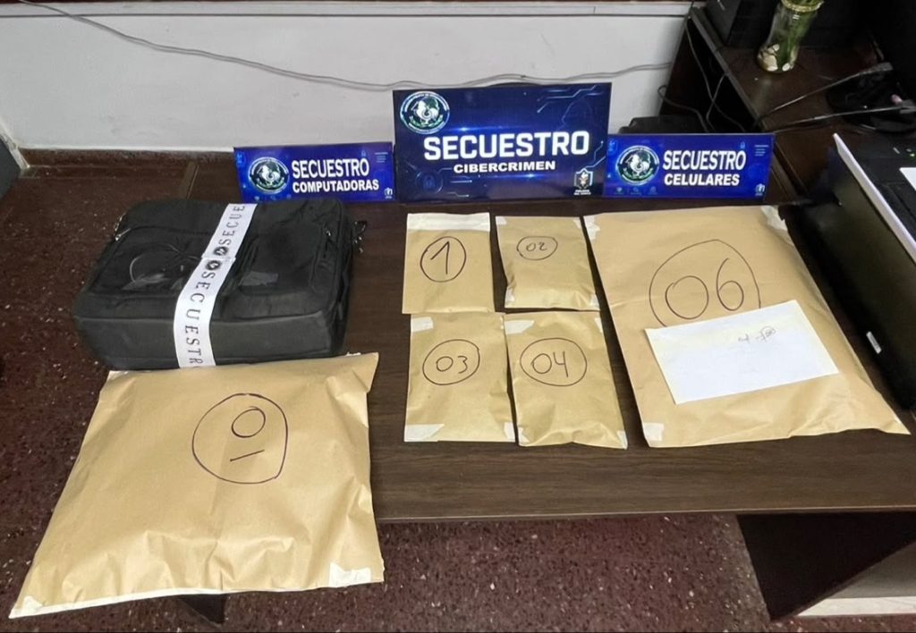 Detuvieron a un hombre que tenía pedido de captura de la provincia de La Rioja: está acusado de estafas Detuvieron a un hombre que tenía pedido de captura de la provincia de La Rioja: está acusado de estafas