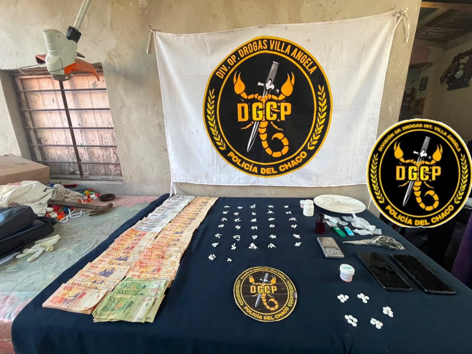 Allanamiento por narcomenudeo en Villa Ángela: secuestraron cocaína, dinero y elementos vinculados a la venta de estupefacientes Allanamiento por narcomenudeo en Villa Ángela: secuestraron cocaína, dinero y elementos vinculados a la venta de estupefacientes