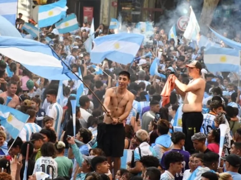 Ante un eventual triunfo de Argentina, el viernes solamente se podrá festejar una hora en el centro de Sáenz Peña Ante un eventual triunfo de Argentina, el viernes solamente se podrá festejar una hora en el centro de Sáenz Peña