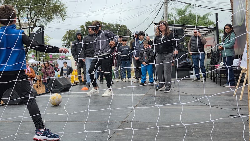 En la Bienal: el Iprodich promueve la accesibilidad, la inclusión con CAA y fútbol para ciegos En la Bienal: el Iprodich promueve la accesibilidad, la inclusión con CAA y fútbol para ciegos