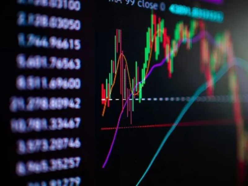 El riesgo país trepa hasta casi los 430 puntos y los ADRs se hunden hasta 5%, ante el mal humor internacional El riesgo país trepa hasta casi los 430 puntos y los ADRs se hunden hasta 5%, ante el mal humor internacional