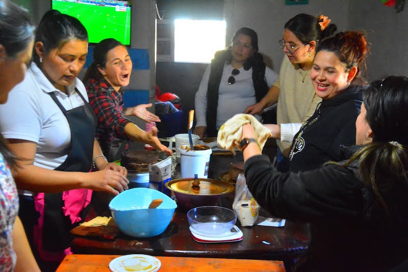 Impulsa Capacitaciones llegó a la zona rural con un nuevo taller de repostería Impulsa Capacitaciones llegó a la zona rural con un nuevo taller de repostería