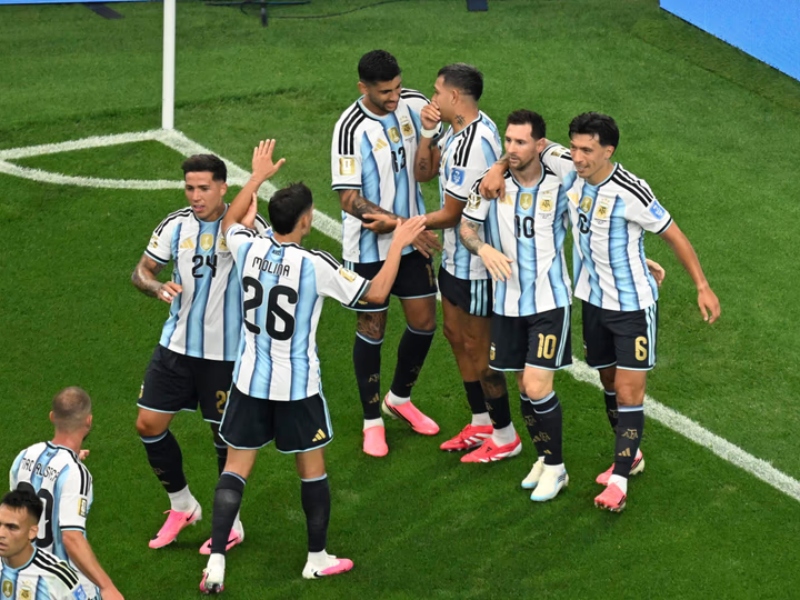 El Gobierno coordina el operativo para recibir a la Selección y posterga definición sobre un posible asueto El Gobierno coordina el operativo para recibir a la Selección y posterga definición sobre un posible asueto