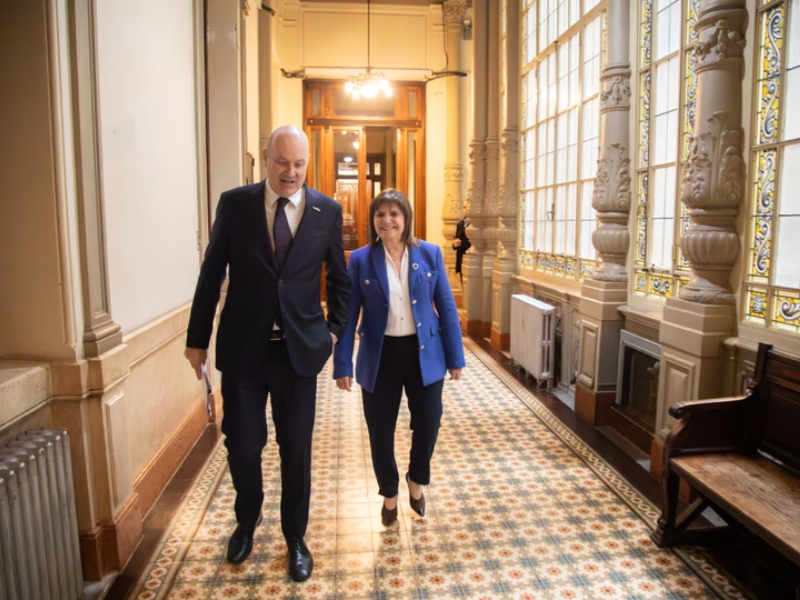 Propiedad privada: Sturzengger y Bullrich acuerdan cambios y confirman que se tratará el 6 de agosto Propiedad privada: Sturzengger y Bullrich acuerdan cambios y confirman que se tratará el 6 de agosto